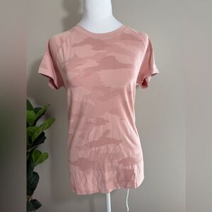 Athleta Momentum Seamless Camo Tee